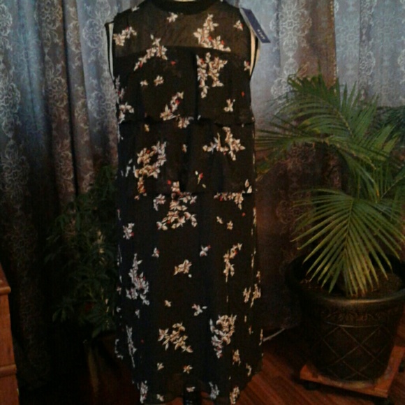 Sleeveless dress - Picture 1 of 6